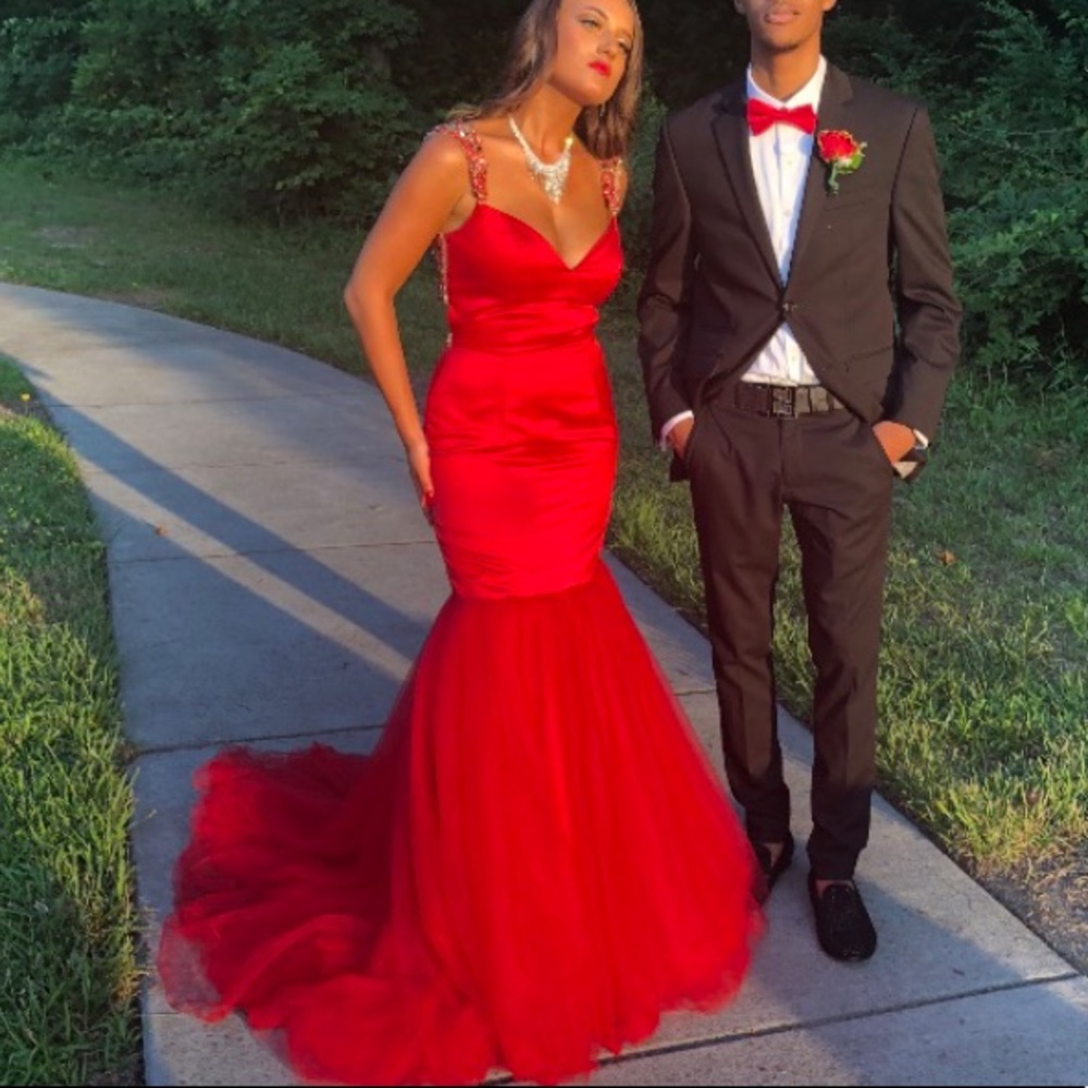 Sherri hill prom dress